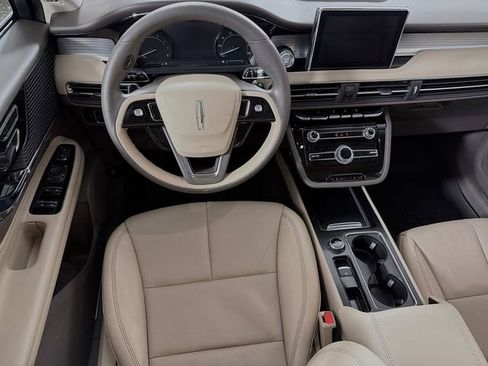 Used 2022 Lincoln Corsair AWD w/ Premium Package image 25