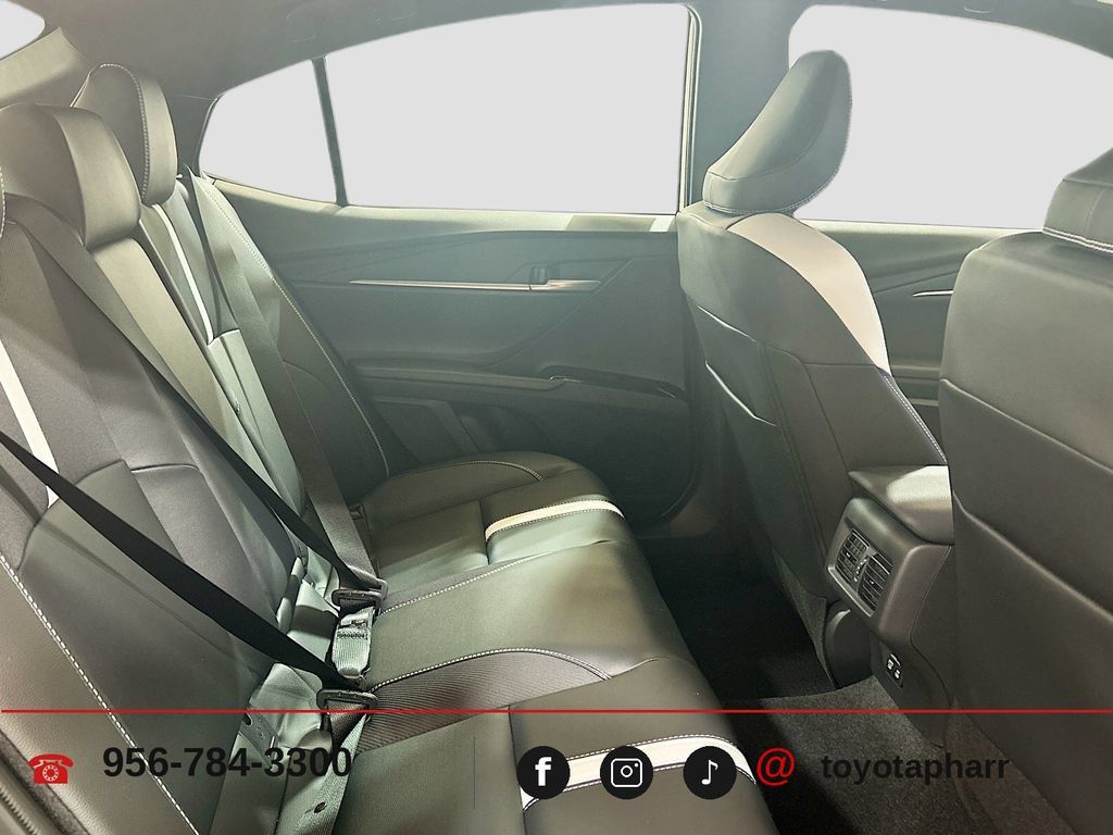 New 2026 Toyota Camry Hybrid w/ Multimedia Upgrade Package FWD image 26
