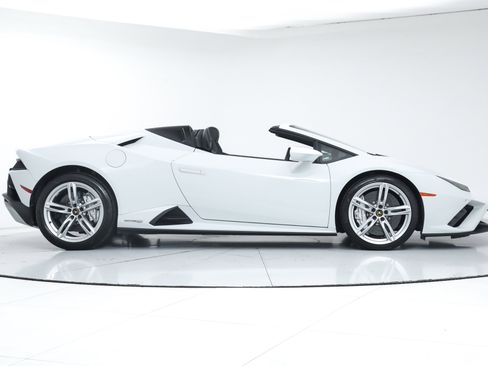 Used 2023 Lamborghini Huracan EVO image 7