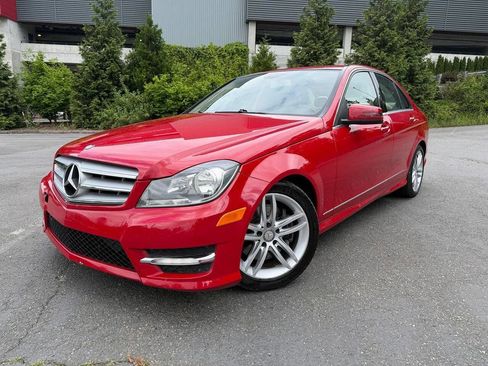 Used 2013 Mercedes-Benz C 300 4MATIC Sedan image 5