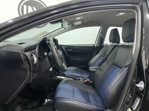 Used 2017 Toyota Corolla SE w/ Body Protection Package FWD image 11