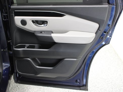 Used 2025 Honda Pilot Touring image 37