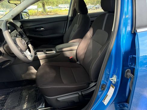 Used 2025 Nissan Sentra SV FWD image 25