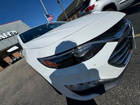 Used 2021 Chevrolet Malibu LT FWD image 9
