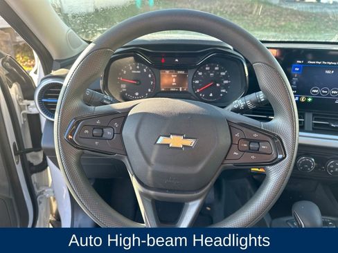 Used 2025 Chevrolet Trax LS image 11