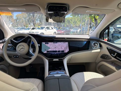 Used 2023 Mercedes-Benz EQS 580 4MATIC SUV image 7