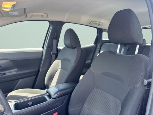 Used 2025 Nissan Kicks S AWD/4WD image 11