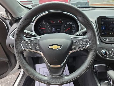 Used 2023 Chevrolet Malibu LT FWD image 32