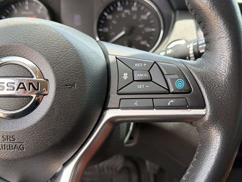 Used 2019 Nissan Rogue SL w/ Premium Package FWD image 23