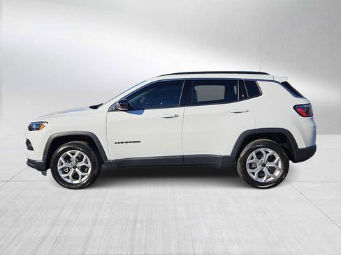 New 2026 Jeep Compass Latitude image 5