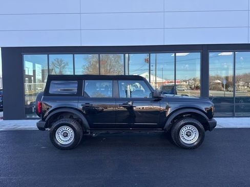 Used 2023 Ford Bronco 4-Door image 2
