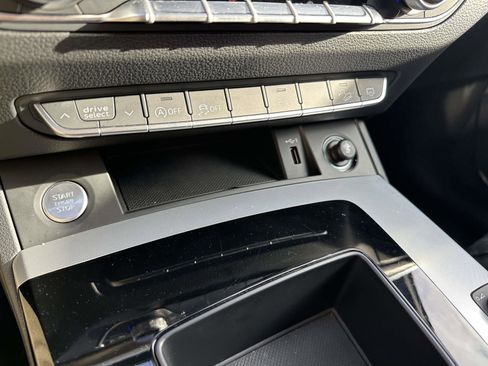 Used 2025 Audi Q5 2.0T Premium image 19