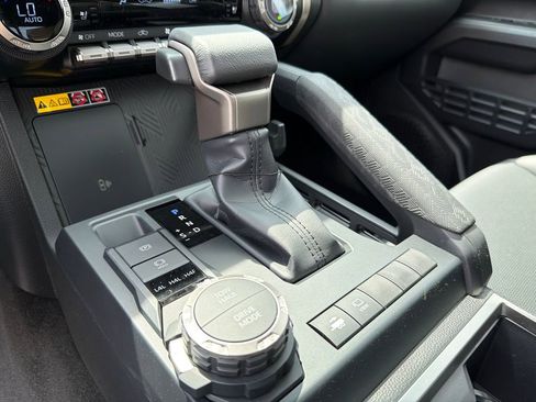 New 2026 Toyota Tacoma Limited AWD/4WD image 31