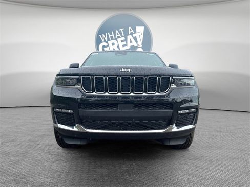 New 2025 Jeep Grand Cherokee L Limited w/ Black Appearance Package image 9