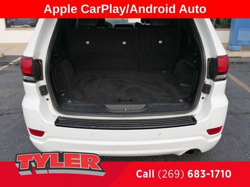 Used 2018 Jeep Grand Cherokee Altitude AWD/4WD image 15