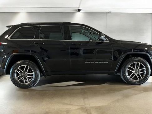 Used 2020 Jeep Grand Cherokee Laredo w/ Security & Convenience Group image 8