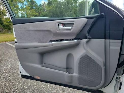 Used 2017 Toyota Camry XSE image 30