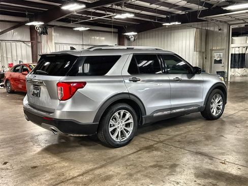 Used 2022 Ford Explorer Limited image 9