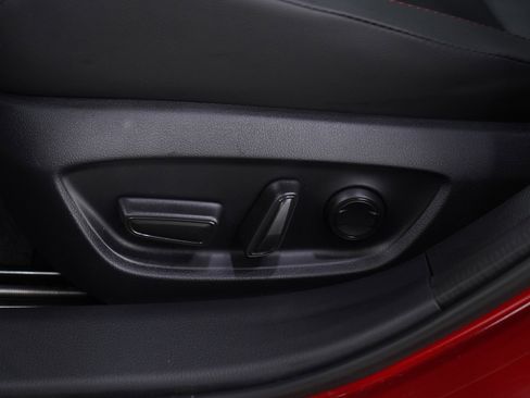 Used 2026 Toyota Prius Plug-In Hybrid image 29