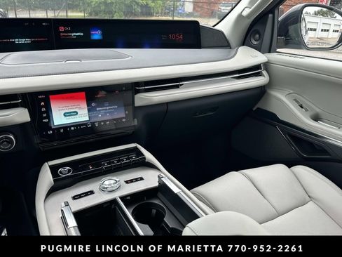 New 2026 Lincoln Navigator L Reserve AWD/4WD image 29