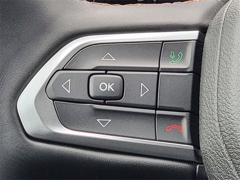 Certified 2022 Jeep Compass Limited image 33