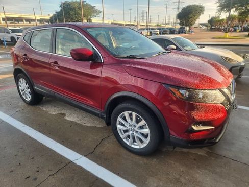 Used 2021 Nissan Rogue Sport S FWD image 1
