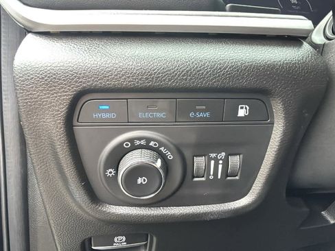 Used 2023 Jeep Grand Cherokee 4WD 4xe image 14