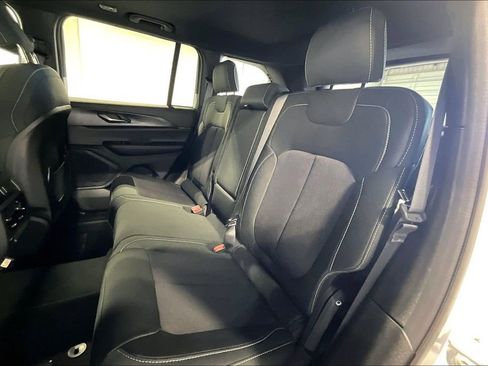 New 2025 Jeep Grand Cherokee Laredo X w/ Luxury Tech Group I image 26