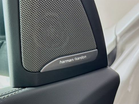 Used 2026 BMW X5 xDrive40i w/ Premium Package image 19