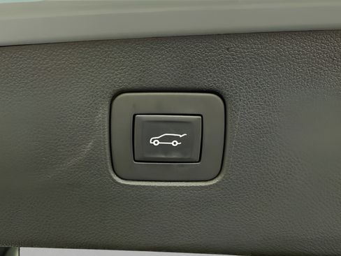 Used 2025 Buick Envista Sport Touring w/ Convenience I Package FWD image 9