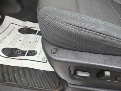 Used 2024 GMC Sierra 3500 SLE w/ SLE Convenience Package image 17