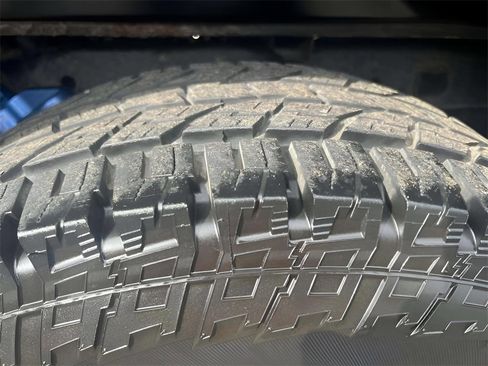 Used 2011 Ford F150 Raptor w/ Raptor Luxury Pkg image 37