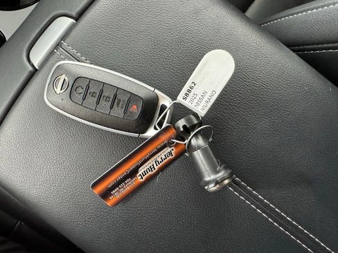 Used 2025 Nissan Murano SL AWD/4WD image 3