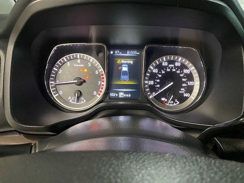 Used 2017 Nissan Titan SV image 22