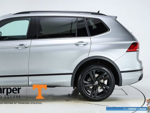 Used 2023 Volkswagen Tiguan SE R-Line AWD/4WD image 4