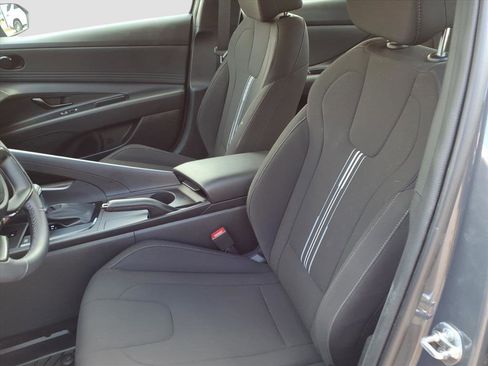Used 2025 Hyundai Elantra Sport image 33