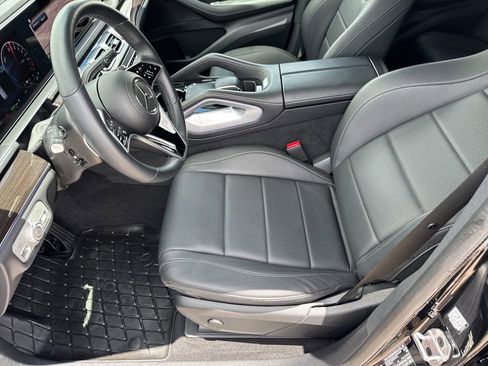 Used 2025 Mercedes-Benz GLE 450e 4MATIC w/ Driver Assistance Package image 25