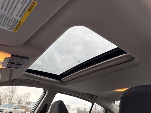 Used 2024 Nissan Altima 2.5 SV w/ SV Premium Package image 16