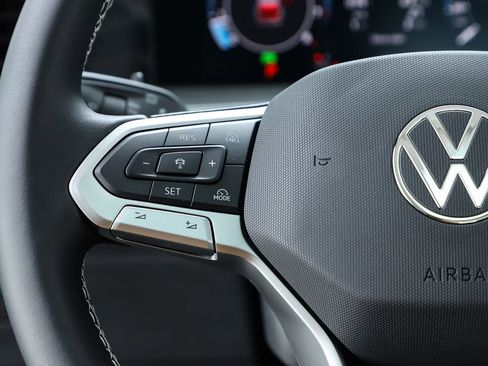 New 2026 Volkswagen Tiguan SE image 59