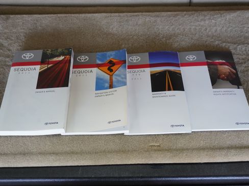 Used 2011 Toyota Sequoia Platinum image 32