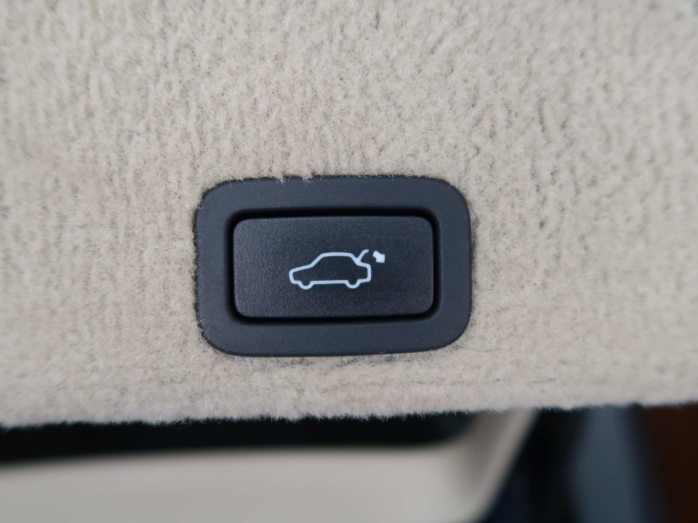 Used 2015 Volvo XC60 T5 Premier w/ Proximity Package FWD image 25