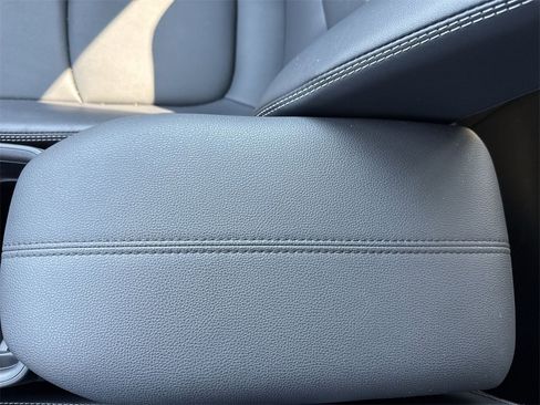 Used 2025 Toyota RAV4 XLE Premium image 24