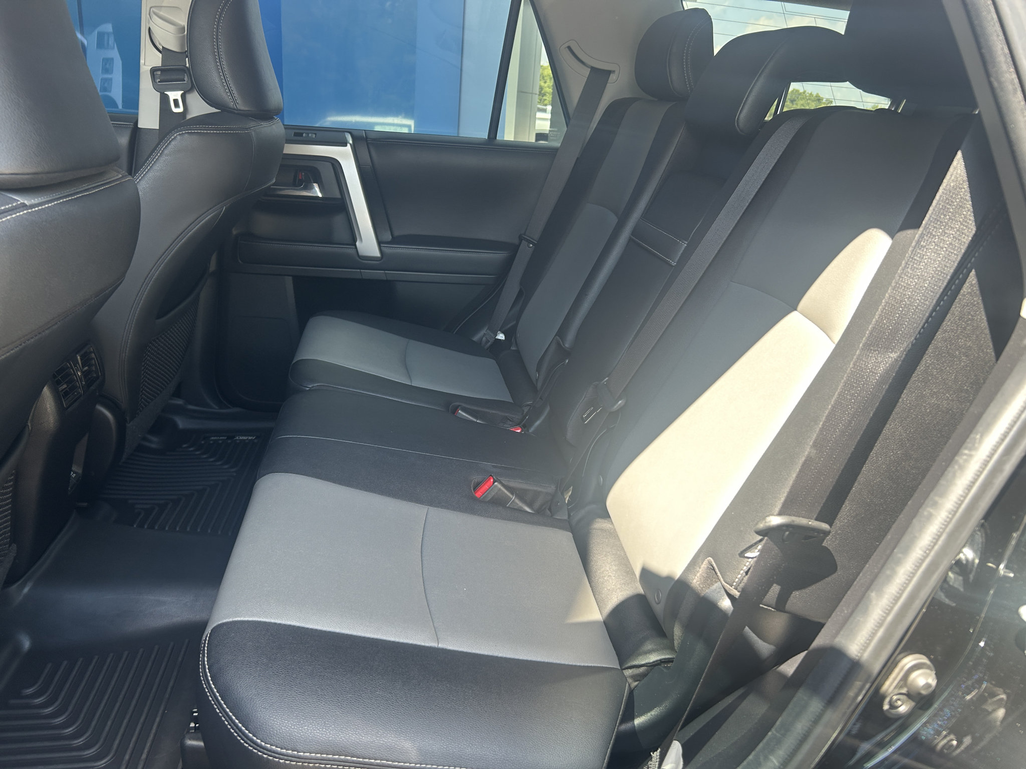 Used 2020 Toyota 4Runner SR5 Premium w/ Moonroof Package AWD/4WD image 12