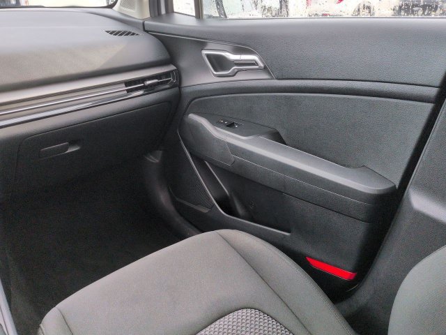 Used 2026 Kia Sportage LX w/ LX Convenience Package FWD image 17