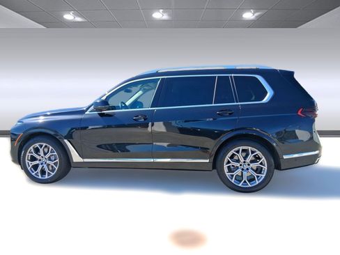 Certified 2024 BMW X7 xDrive40i w/ Premium Package image 2