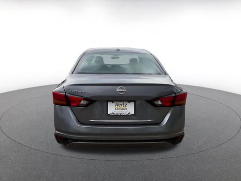 Used 2025 Nissan Altima 2.5 SV FWD image 12