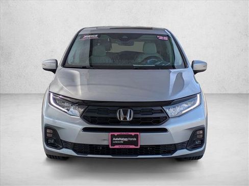 Used 2025 Honda Odyssey EX-L image 2