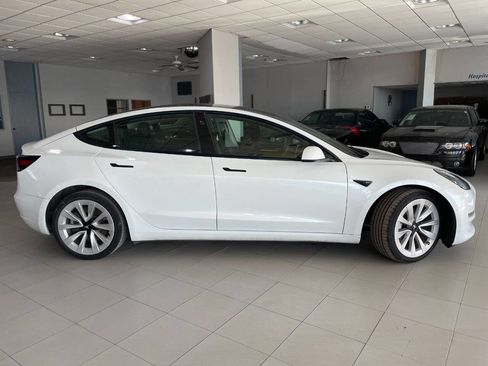 Used 2022 Tesla Model 3 image 8