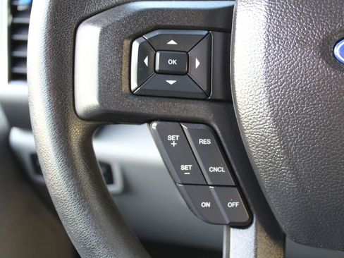 Used 2017 Ford F150 XLT AWD/4WD image 16