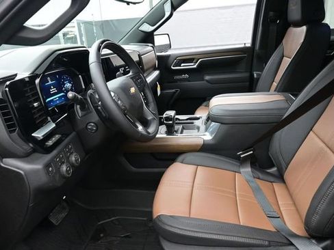 New 2026 Chevrolet Silverado 1500 High Country AWD/4WD image 8